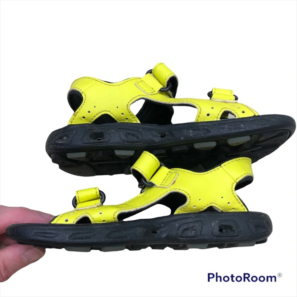 Columbia Techsun neon yellow 3 strap water sandals